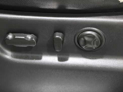 Used 2013 Chevrolet Avalanche LTZ AWD/4WD image 5