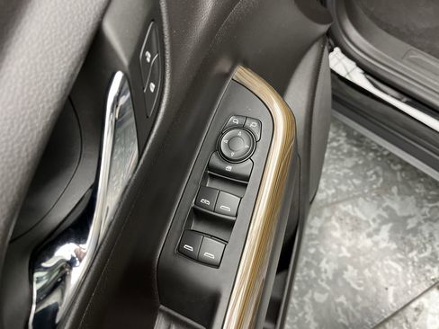 Certified 2023 GMC Acadia SLE w/ Driver Convenience Package image 9