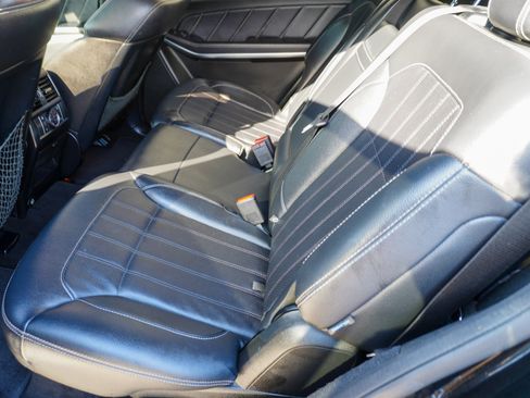 Used 2013 Mercedes-Benz GL 450 4MATIC image 19