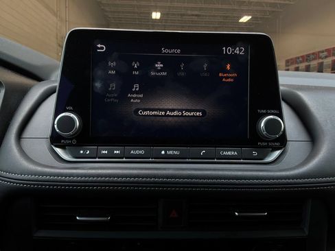 Used 2025 Nissan Rogue SV FWD image 30