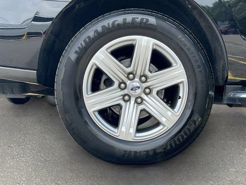 Used 2019 Ford Expedition XLT w/ Equipment Group 202A RWD image 30