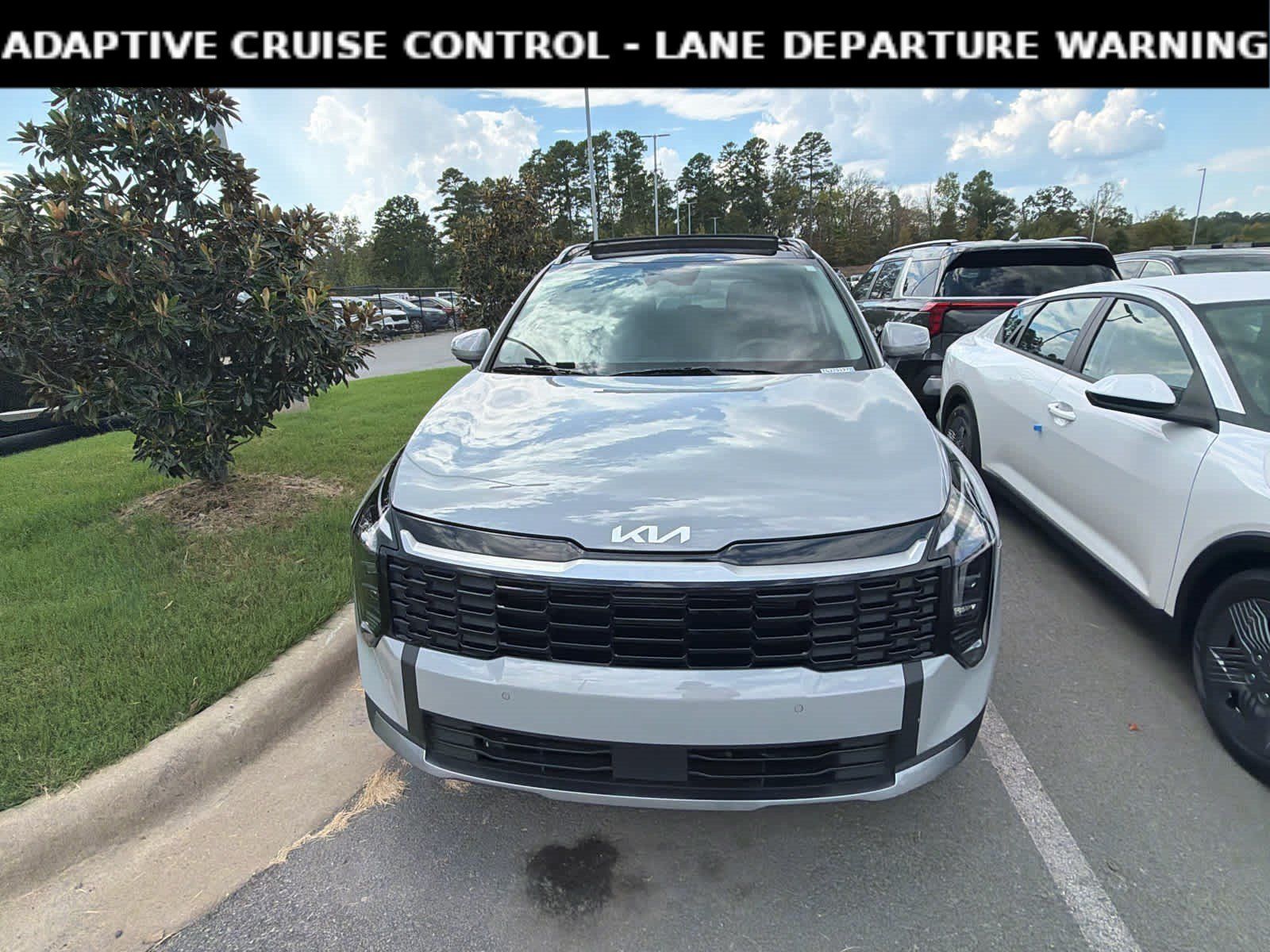 Used 2026 Kia Sportage EX FWD image 2