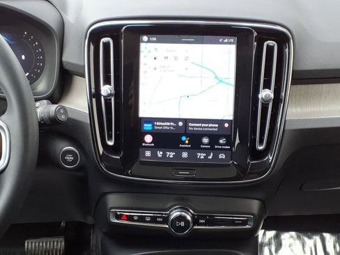 Certified 2023 Volvo XC40 B5 Plus w/ Climate Package image 14