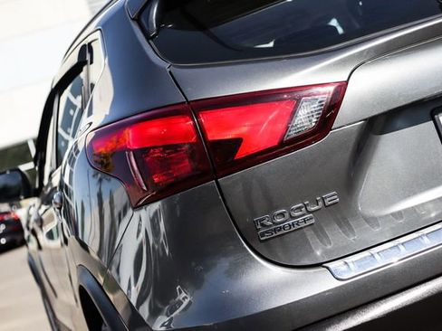 Used 2017 Nissan Rogue Sport SV w/ SV All-Weather Package AWD/4WD image 12