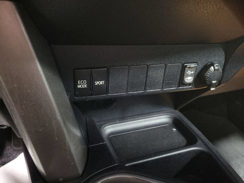Used 2018 Toyota RAV4 XLE w/ Plus Extra Value Package AWD/4WD image 18
