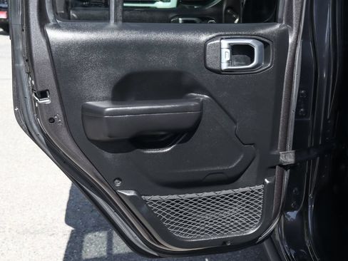 Used 2020 Jeep Wrangler Unlimited Rubicon AWD/4WD image 38