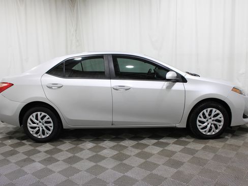 Used 2019 Toyota Corolla LE image 23