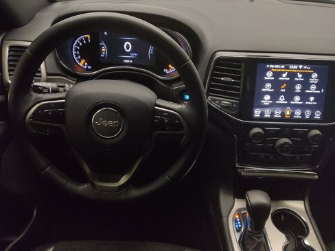 Used 2019 Jeep Grand Cherokee Altitude image 22