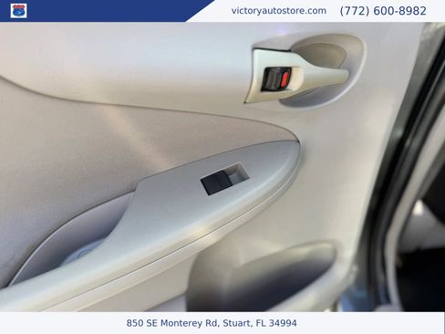 Used 2013 Toyota Corolla L FWD image 34