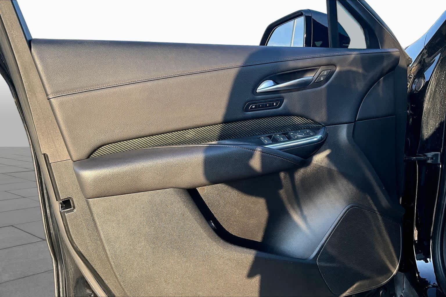 Used 2019 Cadillac XT4 Sport w/ Cold Weather Package FWD image 19