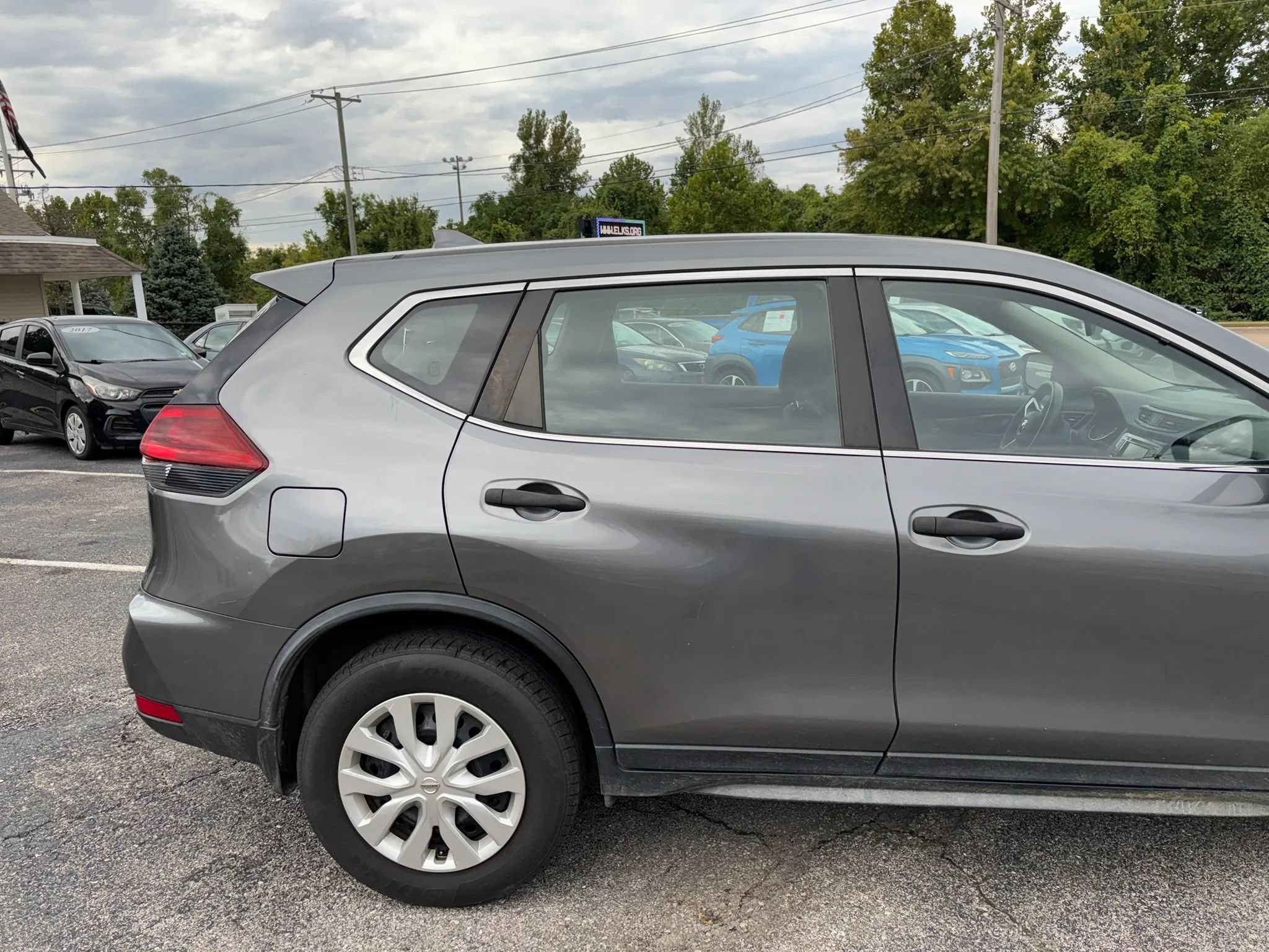 Used 2020 Nissan Rogue S FWD image 6