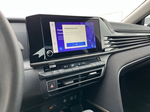 Used 2025 Toyota Camry LE image 22