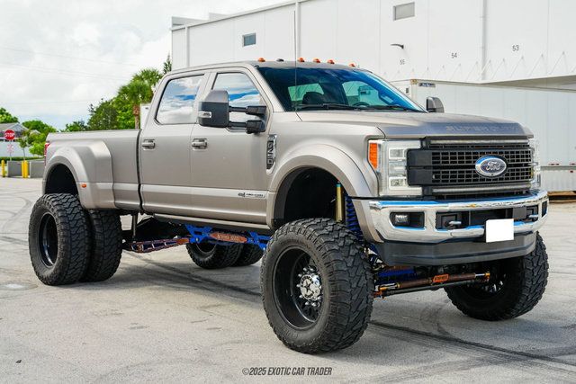 Used 2017 Ford F450 King Ranch w/ King Ranch Ultimate Package AWD/4WD image 12