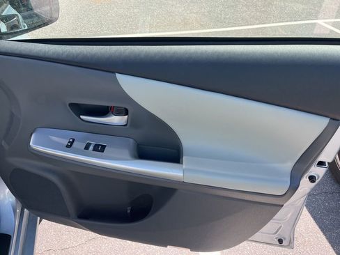 Used 2012 Toyota Prius V Three FWD image 31
