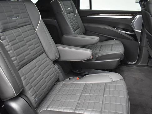 Certified 2026 Cadillac Escalade ESV Platinum Sport w/ LPO, ONYX Package image 36