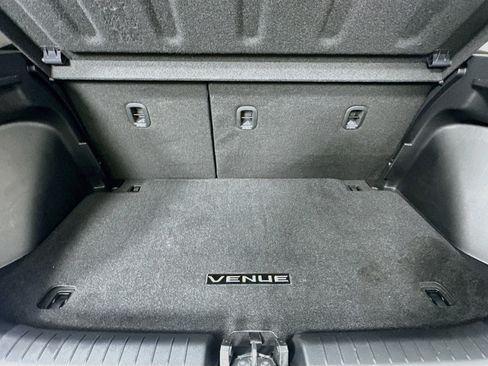 Used 2024 Hyundai Venue SEL FWD image 24