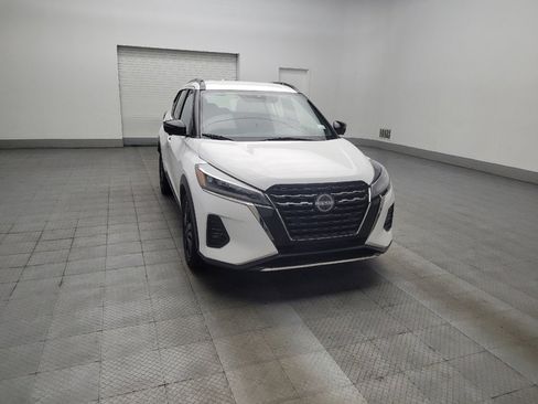 Used 2024 Nissan Kicks SR FWD image 13