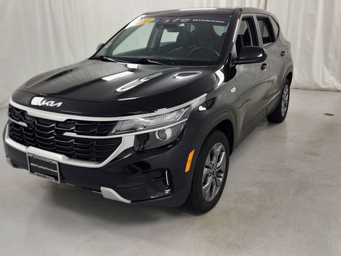 Used 2024 Kia Seltos LX AWD/4WD image 7