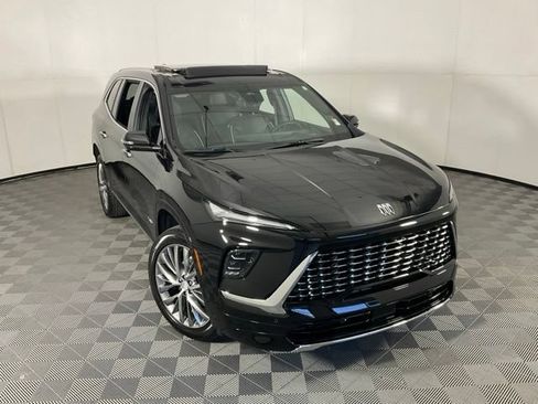 Used 2025 Buick Enclave Avenir w/ Super Cruise Package AWD/4WD image 43