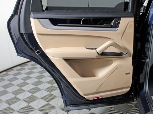 New 2026 Porsche Cayenne E-Hybrid image 34