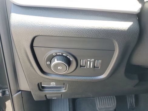 Used 2022 Jeep Grand Cherokee L Limited RWD image 28
