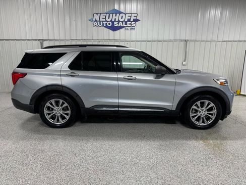 Used 2020 Ford Explorer XLT w/ Equipment Group 202A image 1