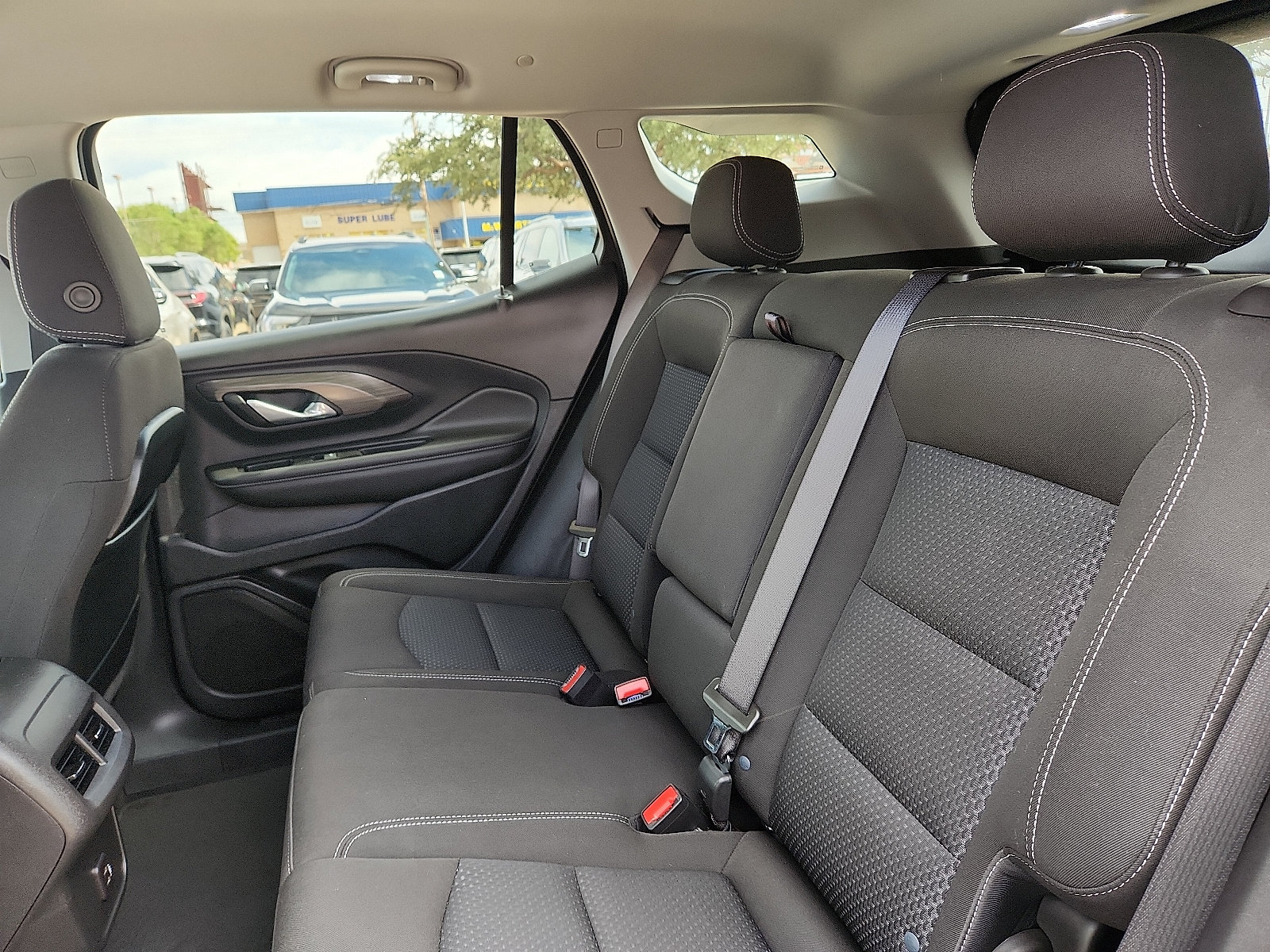 Used 2023 GMC Terrain SLE w/ Driver Convenience Package FWD image 11