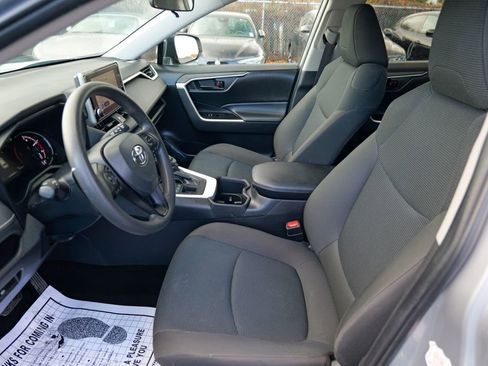 Used 2024 Toyota RAV4 LE AWD/4WD image 19