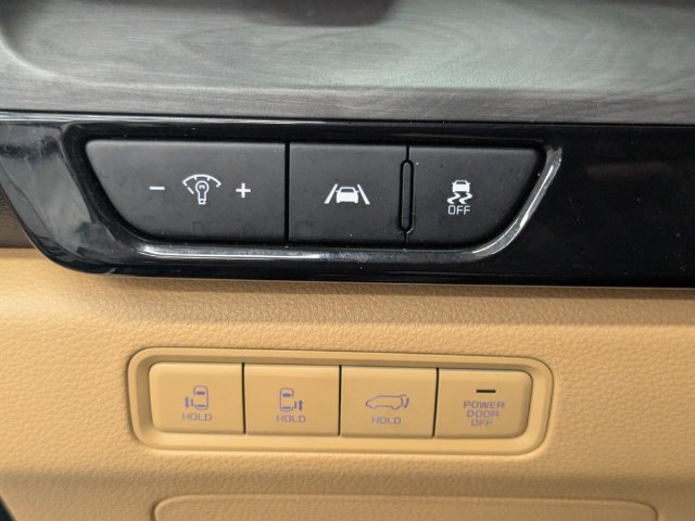 Certified 2024 Kia Carnival EX FWD image 13