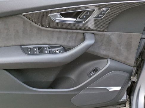 Used 2020 Audi SQ7 Premium Plus w/ SQ7 Black Optic Package image 13