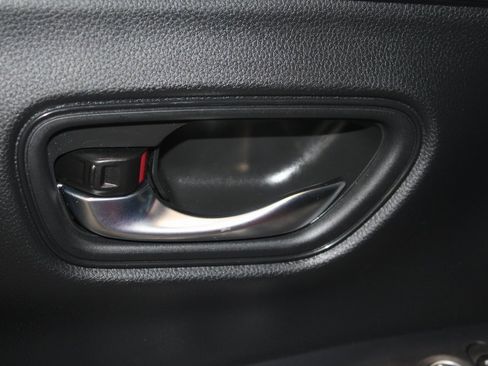 Certified 2025 Honda HR-V Sport image 8