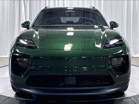 Used 2026 Porsche Macan 4 Electric AWD/4WD image 12