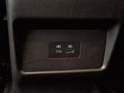 Used 2023 Nissan Rogue SV image 9