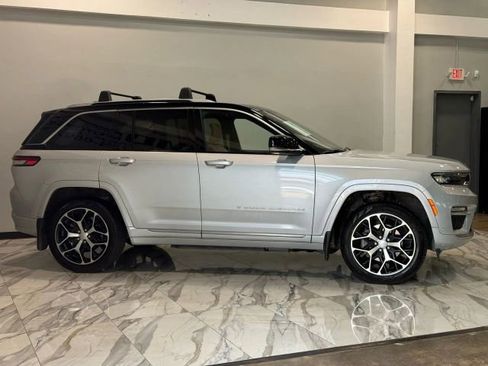 Used 2022 Jeep Grand Cherokee Summit AWD/4WD image 55