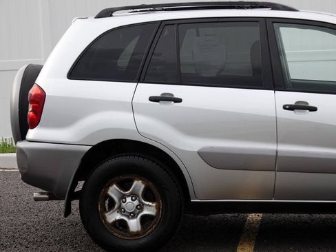 Used 2005 Toyota RAV4 4WD image 18