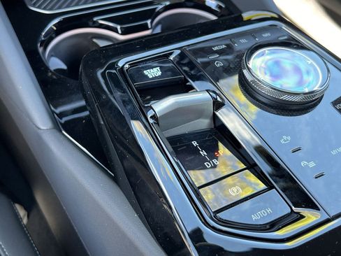 Used 2024 BMW i5 eDrive40i w/ M Sport Package RWD image 19