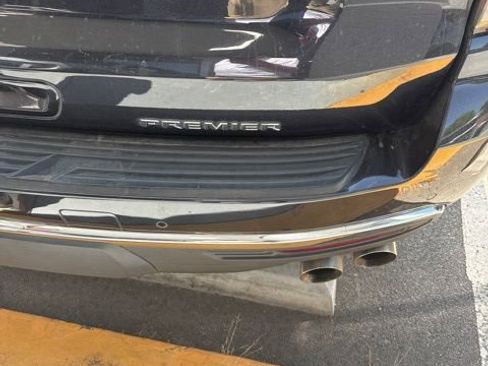 Used 2022 Chevrolet Suburban Premier image 7