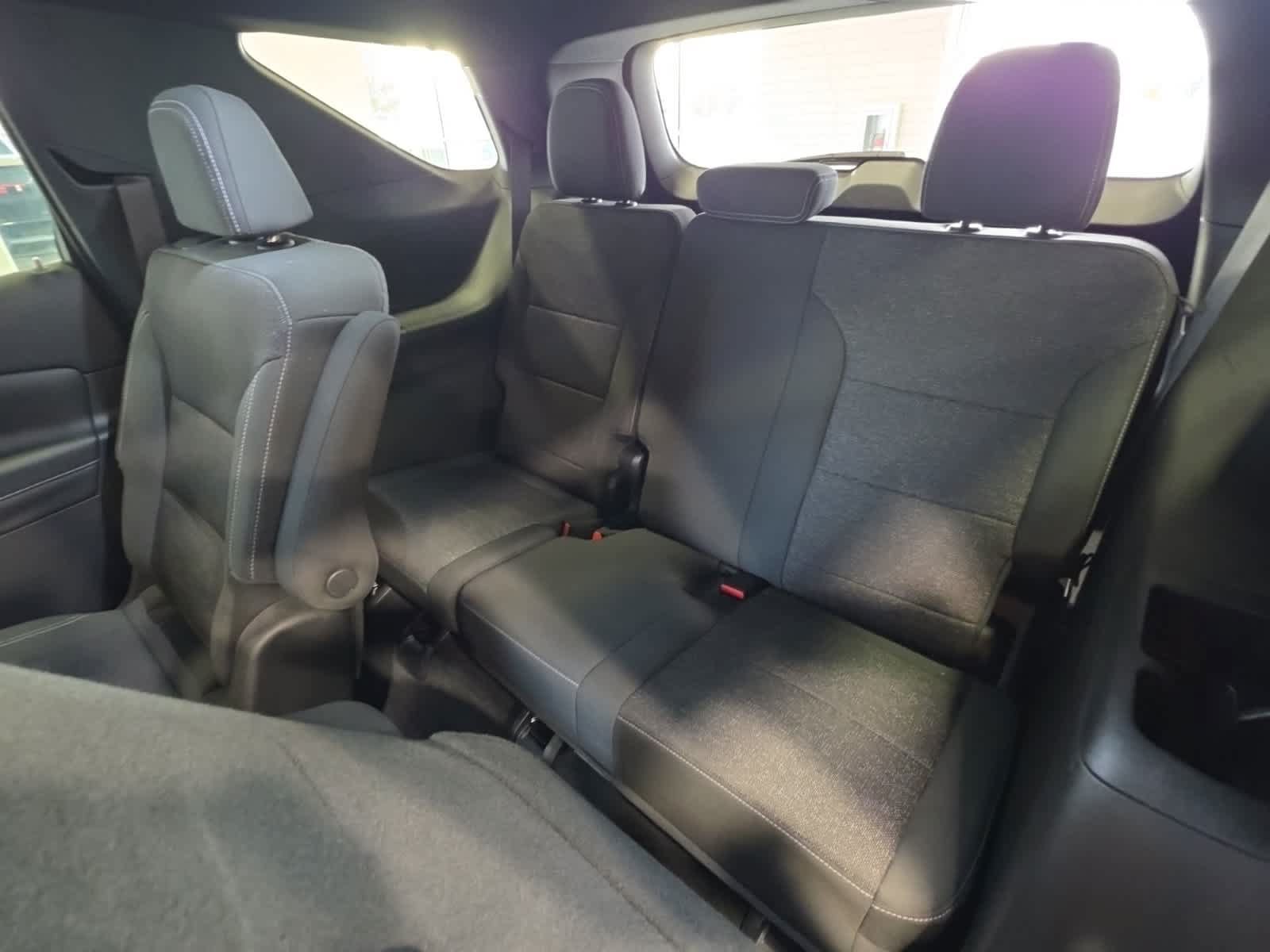 Used 2024 Chevrolet Traverse LT w/ LPO, Floor Liner Package FWD image 30