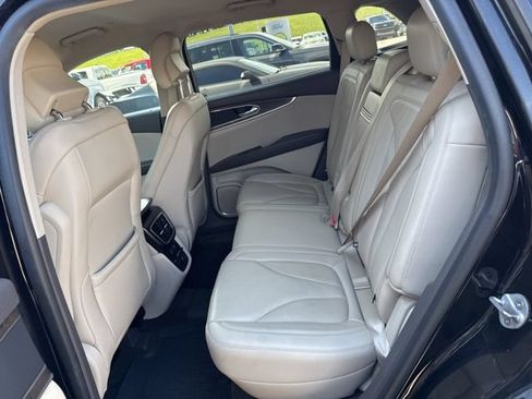 Used 2019 Lincoln Nautilus Select AWD/4WD image 8