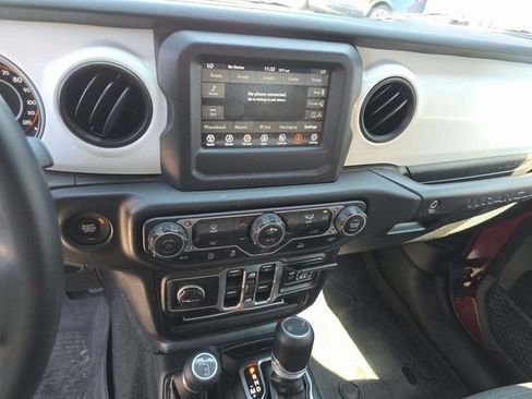 Used 2021 Jeep Wrangler Unlimited Islander image 6