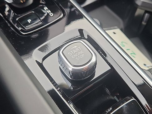 New 2026 Volvo XC60 B5 Plus w/ Protection Package Premier image 15