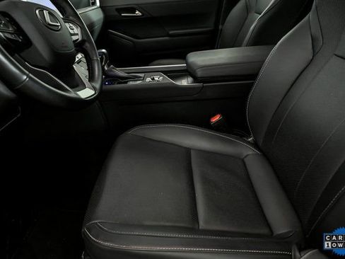 Used 2024 Lexus GX 550 w/ Cold Area Package image 11