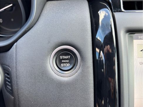 Used 2018 Land Rover Discovery SE image 26