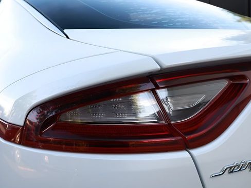 Used 2019 Kia Stinger Premium RWD image 32