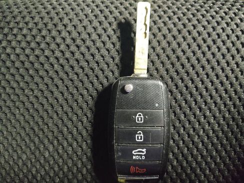 Used 2020 Kia Optima LX FWD image 32