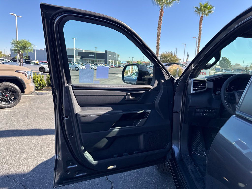 New 2026 Toyota Tundra Limited w/ Limited PVM Package AWD/4WD image 5