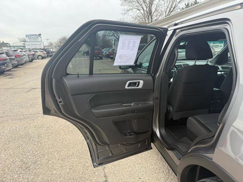 Used 2011 Ford Explorer XLT w/ 201A Rapid Spec Order Code image 30