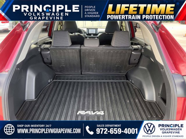 Used 2019 Toyota RAV4 LE FWD image 23