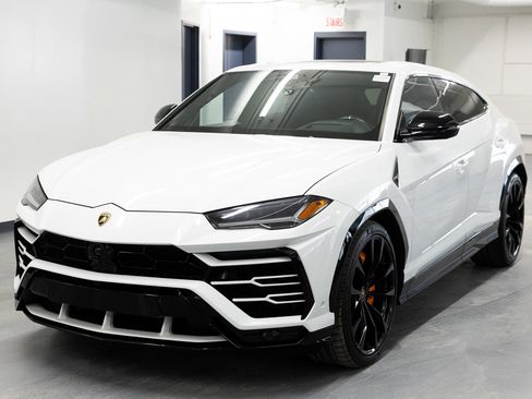 Used 2021 Lamborghini Urus image 3