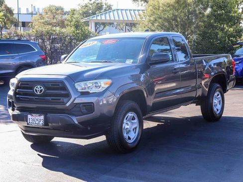 Certified 2017 Toyota Tacoma SR RWD image 3